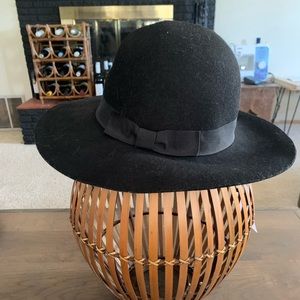 Black soft brim hat